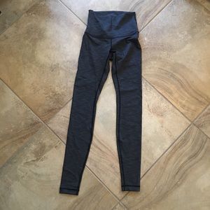 Lululemon Wunder Under Pant (Hi-Rise)
*Full-On Luxtreme